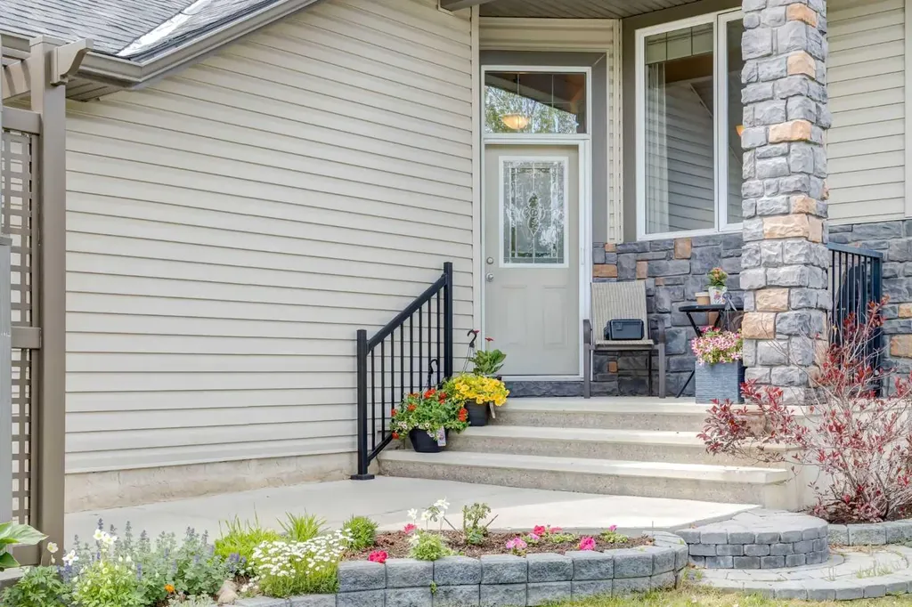 38 Kincora Terrace NW Calgary AB T3R 1M1