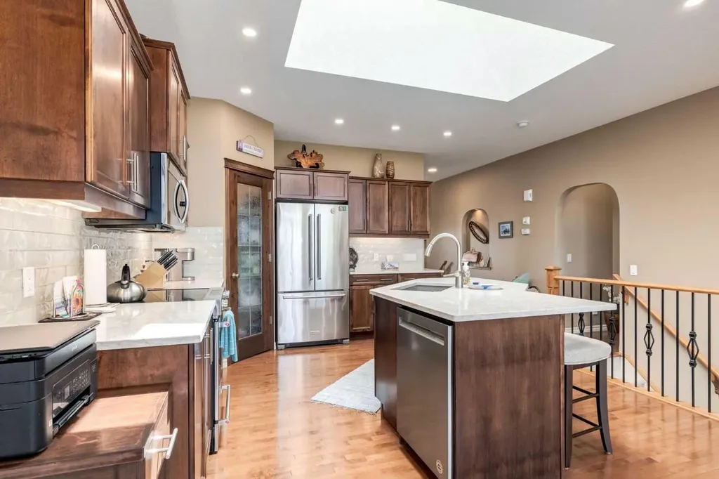 38 Kincora Terrace NW Calgary AB T3R 1M1
