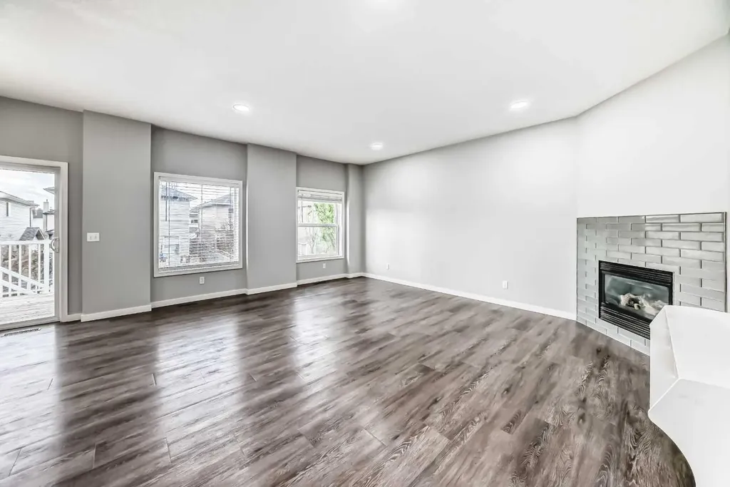 114 Valley Crest Close NW Calgary AB T3B 5W9
