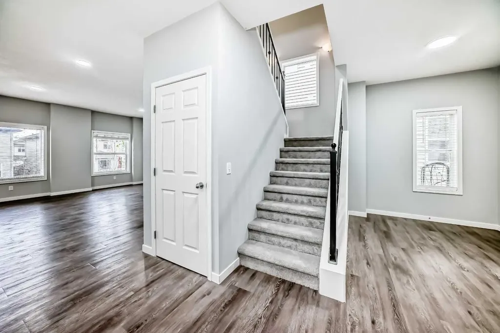 114 Valley Crest Close NW Calgary AB T3B 5W9