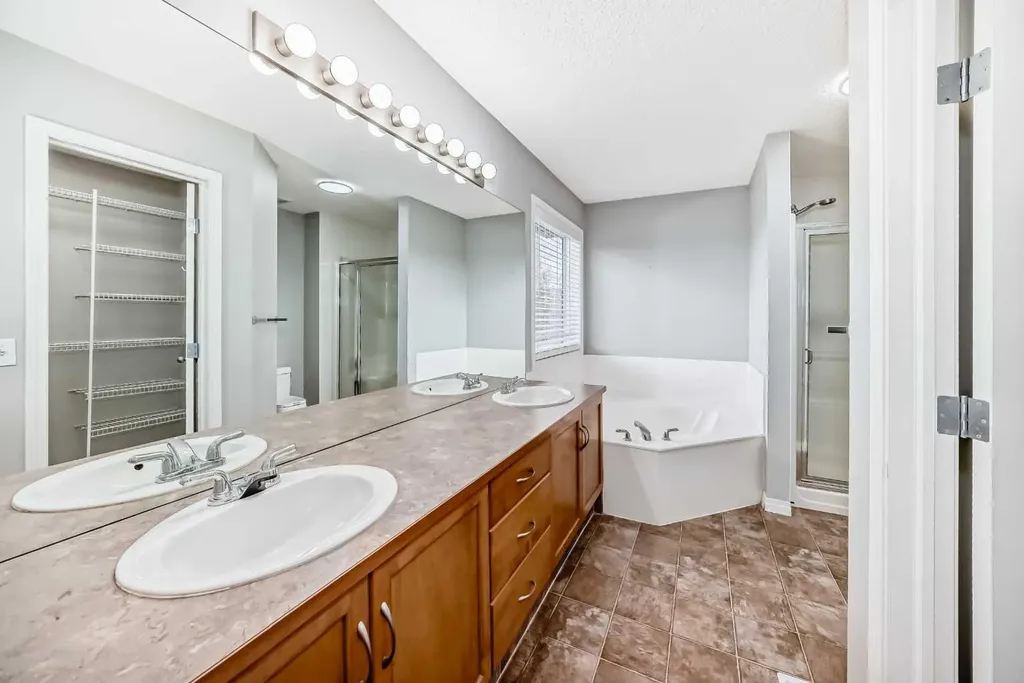 114 Valley Crest Close NW Calgary AB T3B 5W9