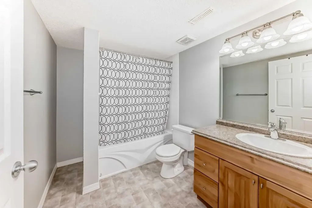114 Valley Crest Close NW Calgary AB T3B 5W9