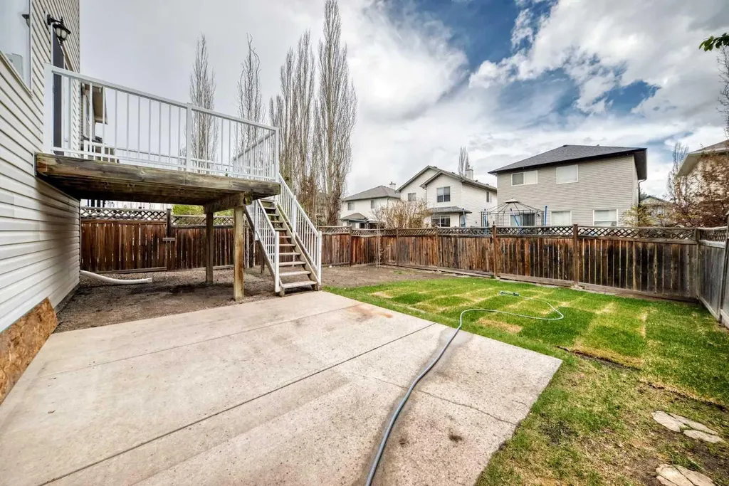 114 Valley Crest Close NW Calgary AB T3B 5W9