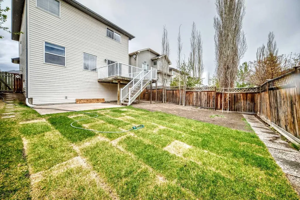 114 Valley Crest Close NW Calgary AB T3B 5W9
