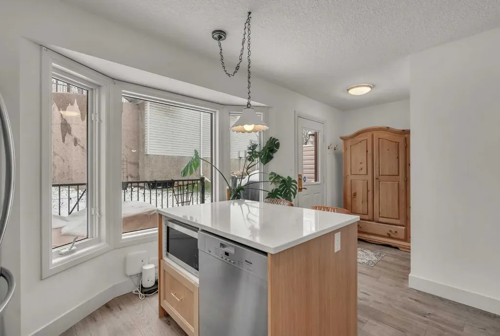 5465 Patina Drive SW Calgary AB T3H 3J8