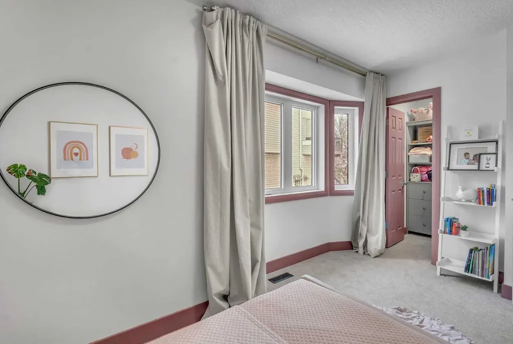 5465 Patina Drive SW Calgary AB T3H 3J8