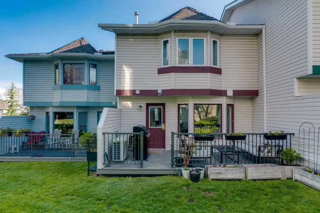 5465 Patina Drive SW Calgary AB T3H 3J8