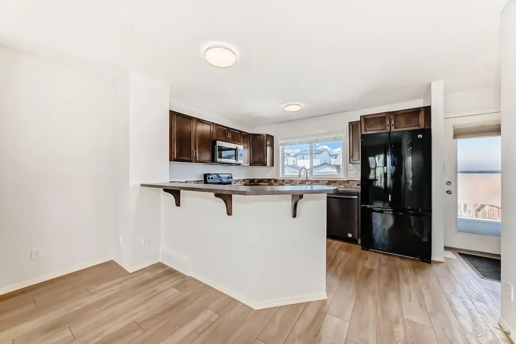 137 Eversyde Boulevard SW Calgary AB T2Y 0B3