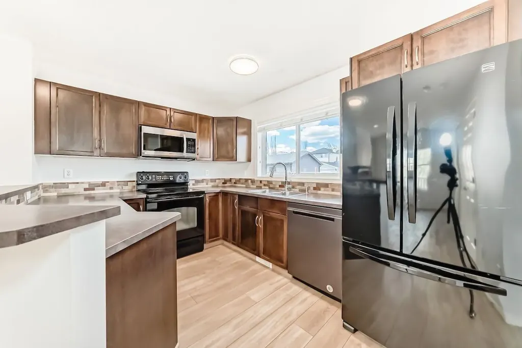 137 Eversyde Boulevard SW Calgary AB T2Y 0B3