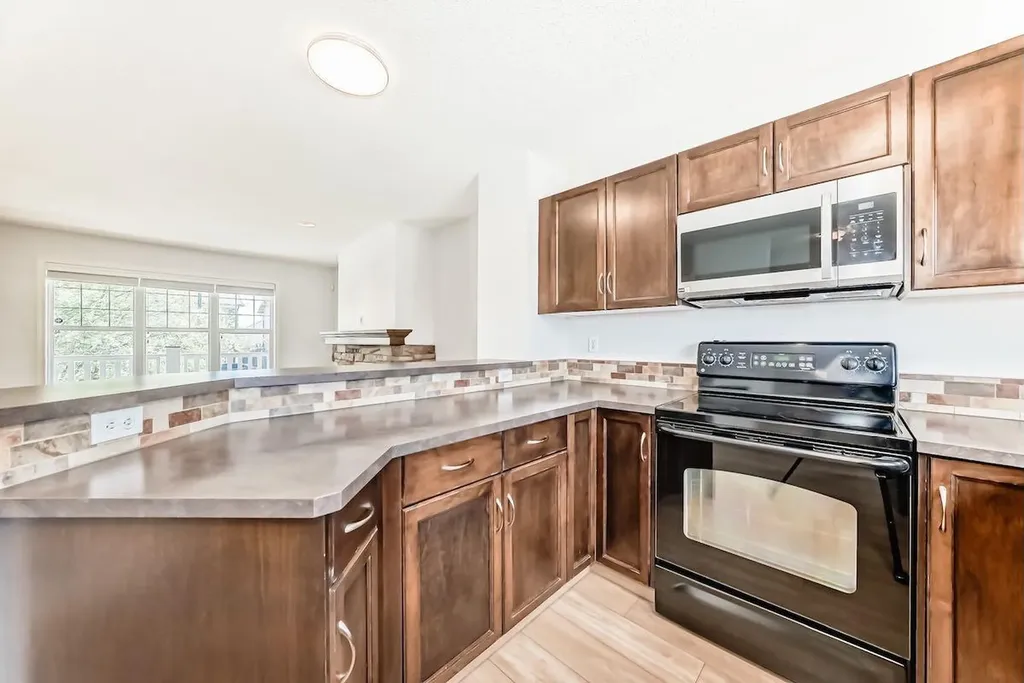 137 Eversyde Boulevard SW Calgary AB T2Y 0B3