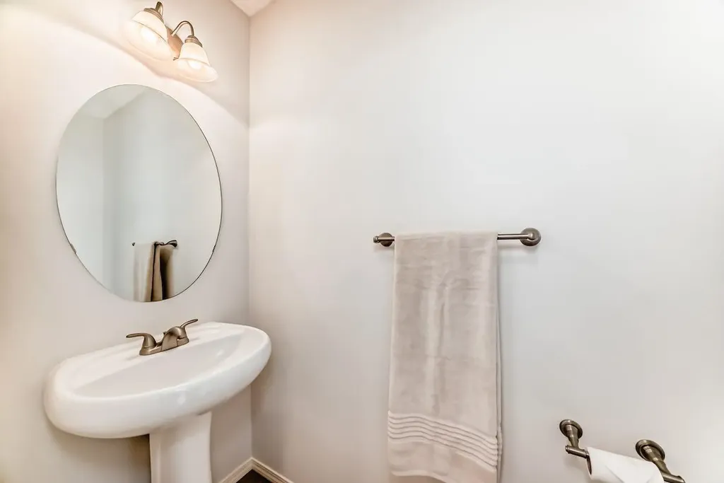 137 Eversyde Boulevard SW Calgary AB T2Y 0B3