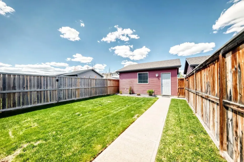 137 Eversyde Boulevard SW Calgary AB T2Y 0B3