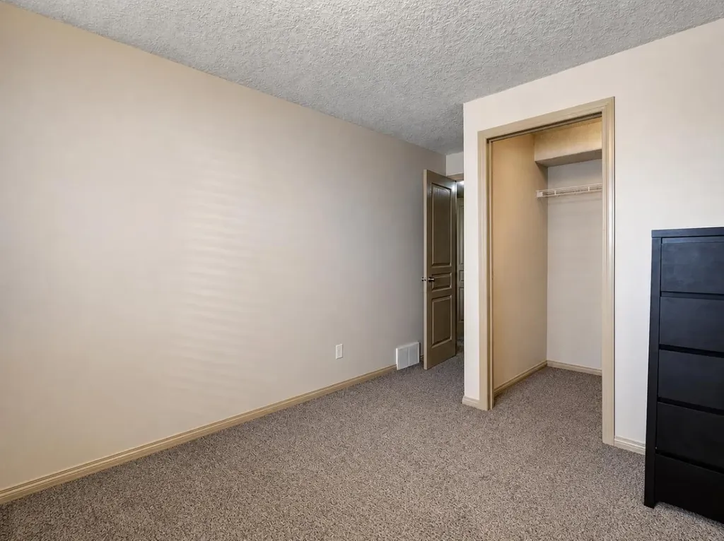 9506 91 Street Grande Prairie AB T8X 1V3