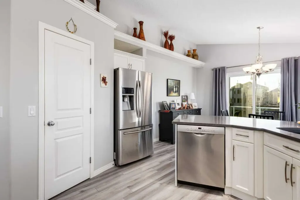 138 West Creek Springs Chestermere AB T1X 1N8