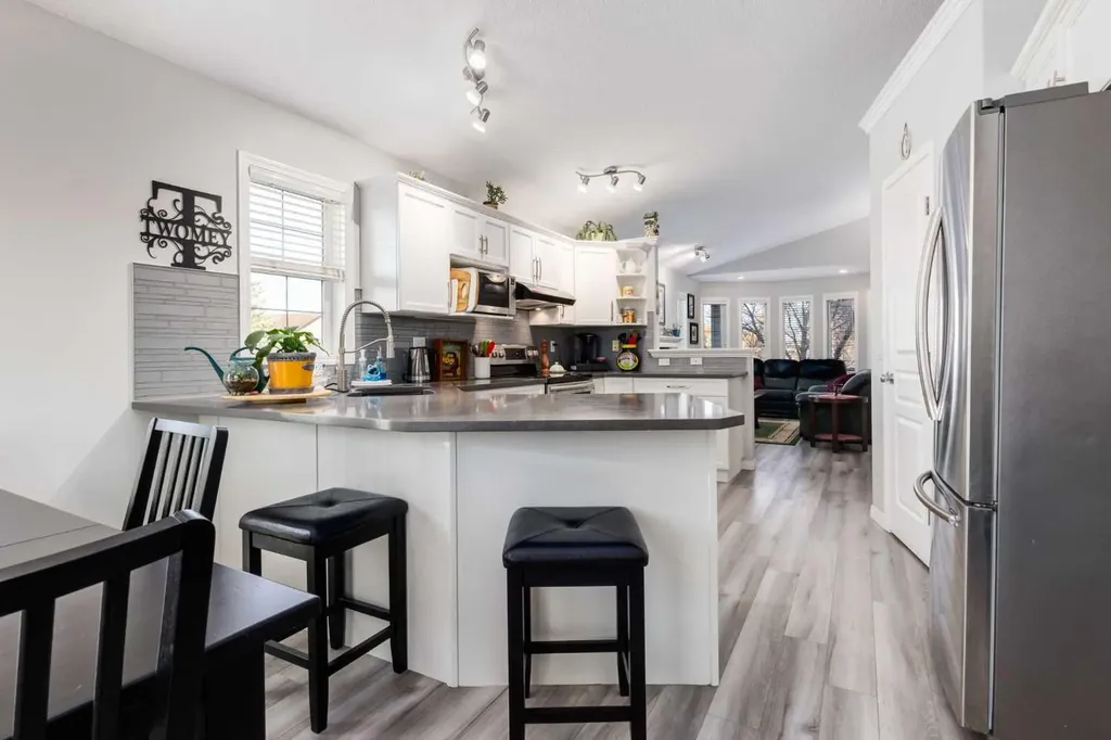 138 West Creek Springs Chestermere AB T1X 1N8