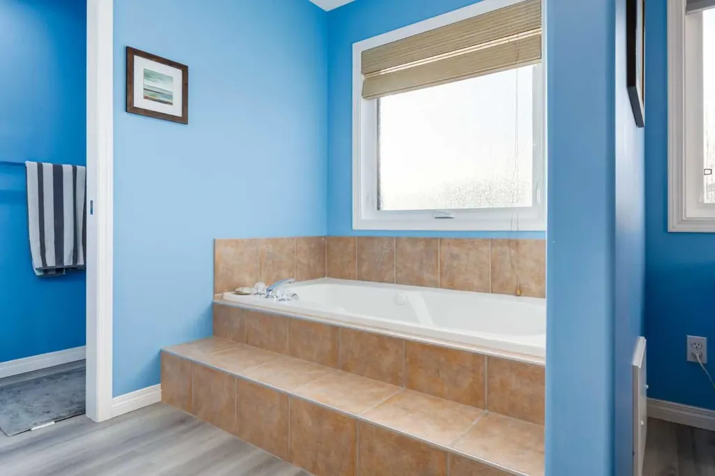 138 West Creek Springs Chestermere AB T1X 1N8
