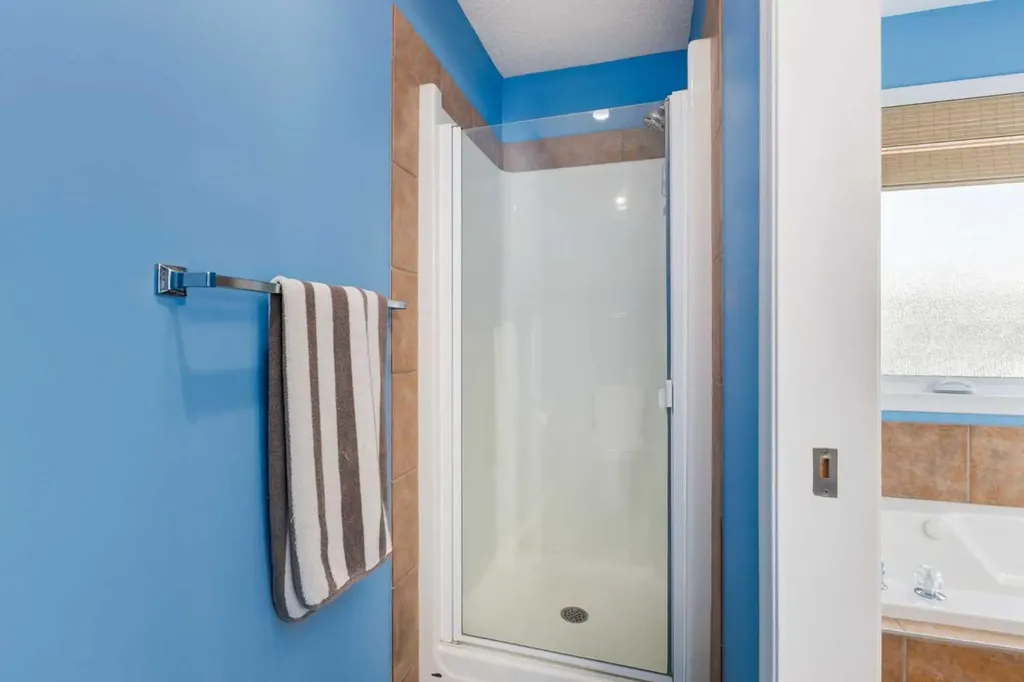 138 West Creek Springs Chestermere AB T1X 1N8
