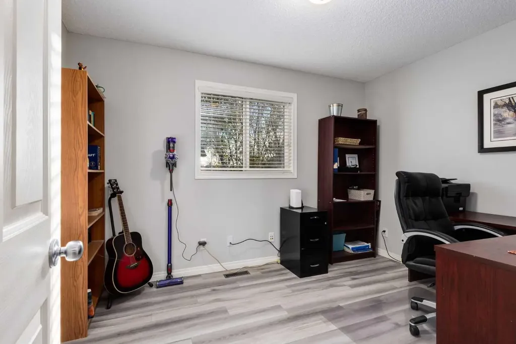 138 West Creek Springs Chestermere AB T1X 1N8