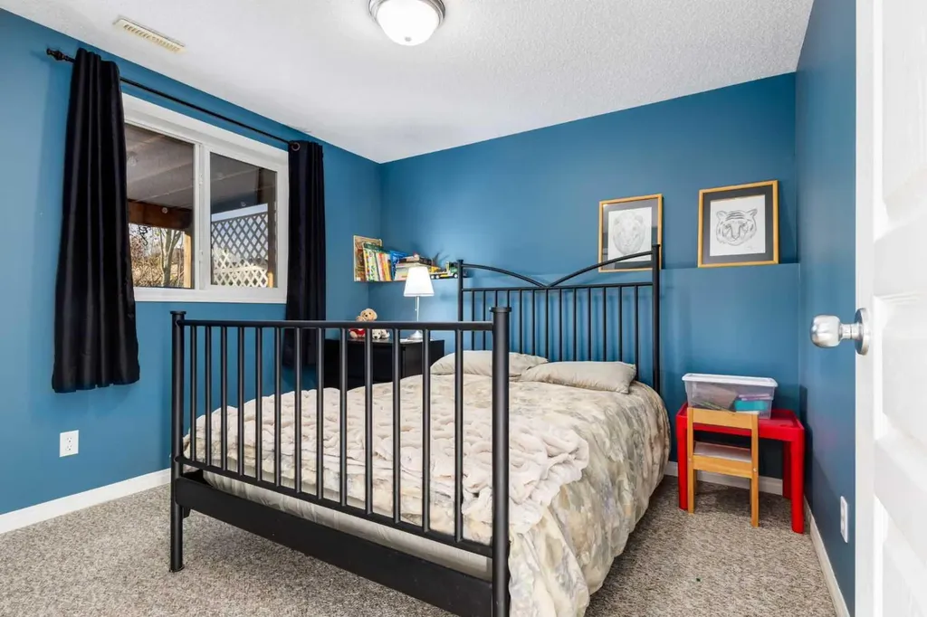 138 West Creek Springs Chestermere AB T1X 1N8