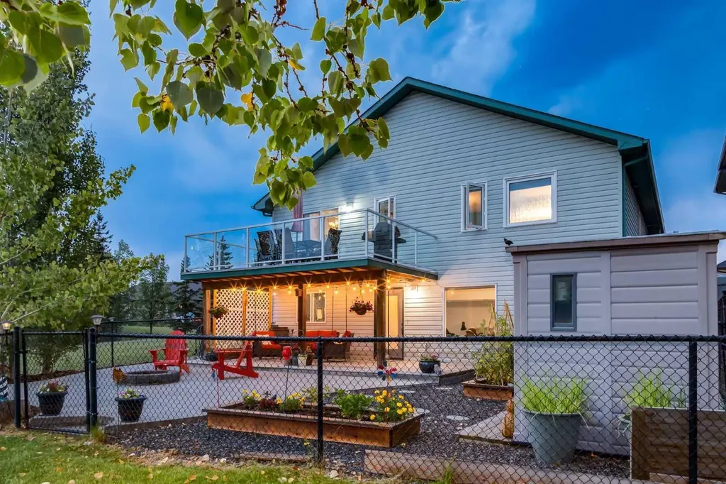 138 West Creek Springs Chestermere AB T1X 1N8