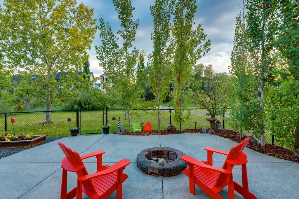 138 West Creek Springs Chestermere AB T1X 1N8