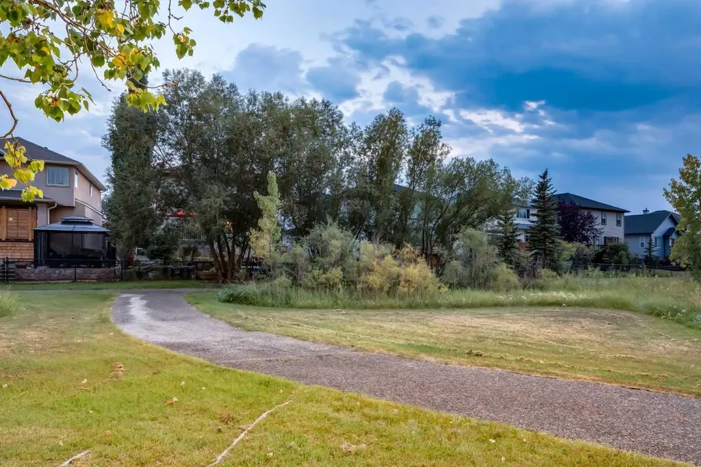 138 West Creek Springs Chestermere AB T1X 1N8