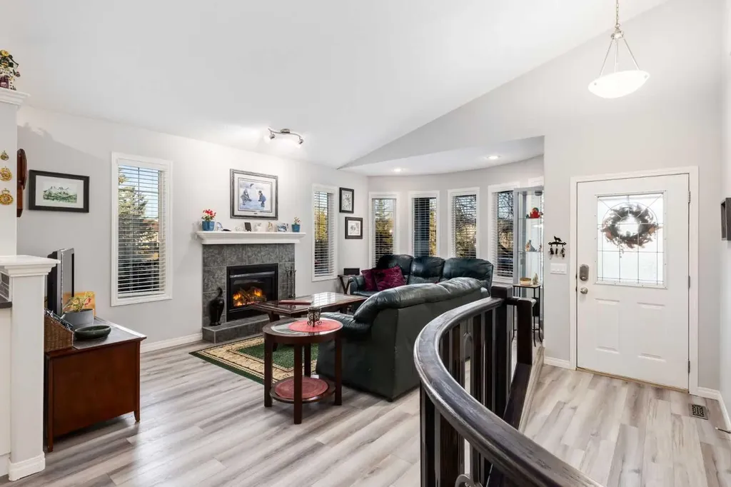 138 West Creek Springs Chestermere AB T1X 1N8