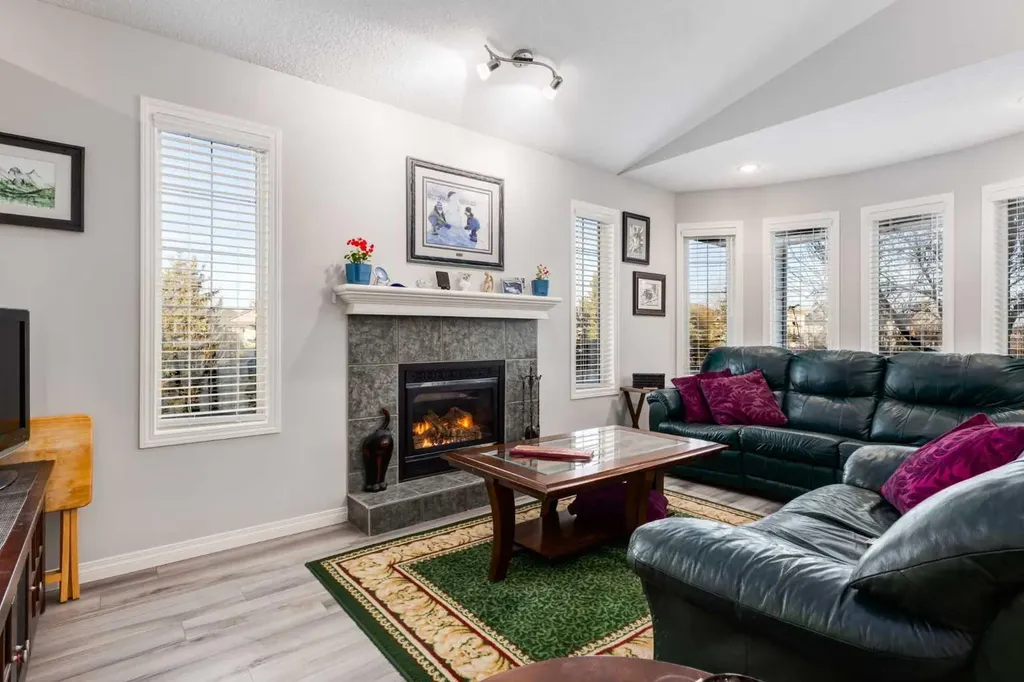 138 West Creek Springs Chestermere AB T1X 1N8