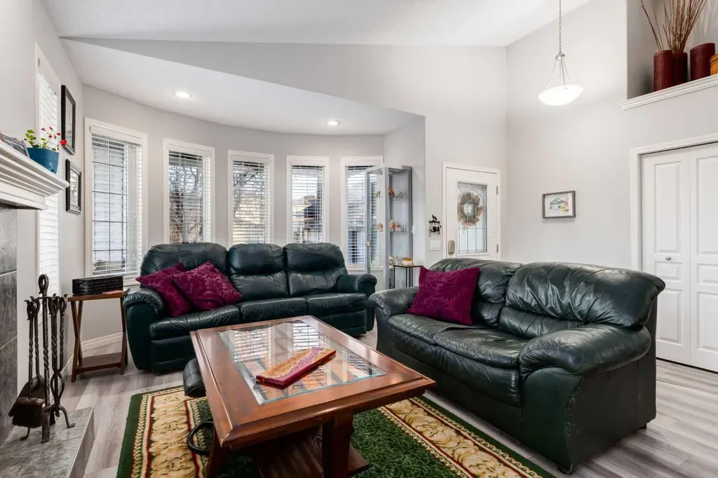 138 West Creek Springs Chestermere AB T1X 1N8