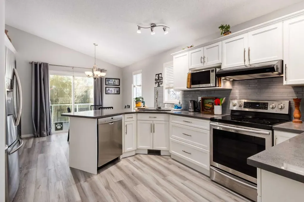 138 West Creek Springs Chestermere AB T1X 1N8