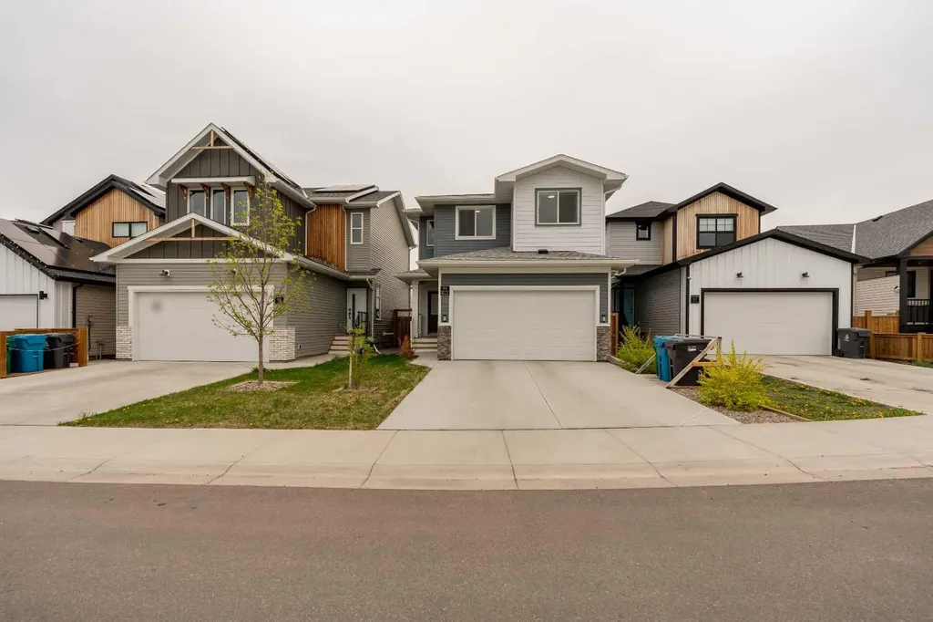 95 Blackwolf Pass N Lethbridge AB T1H 7H8
