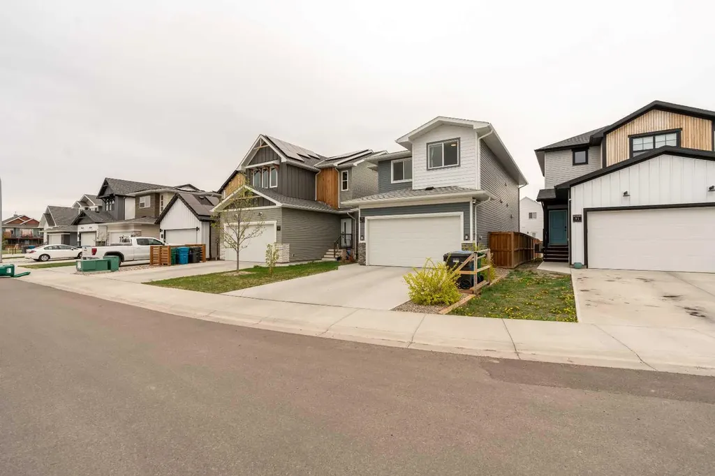 95 Blackwolf Pass N Lethbridge AB T1H 7H8