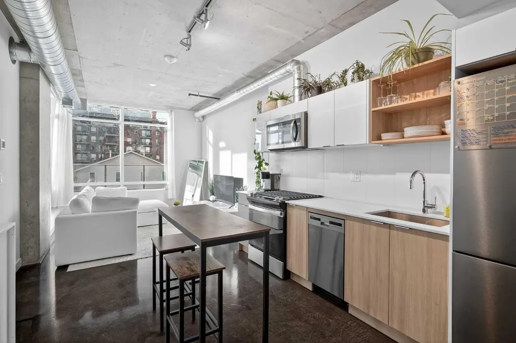 1319 14 Avenue SW Calgary AB T3C 0W3