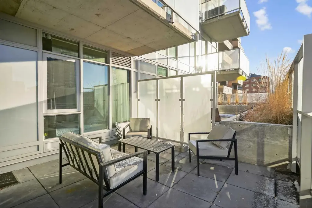 1319 14 Avenue SW Calgary AB T3C 0W3