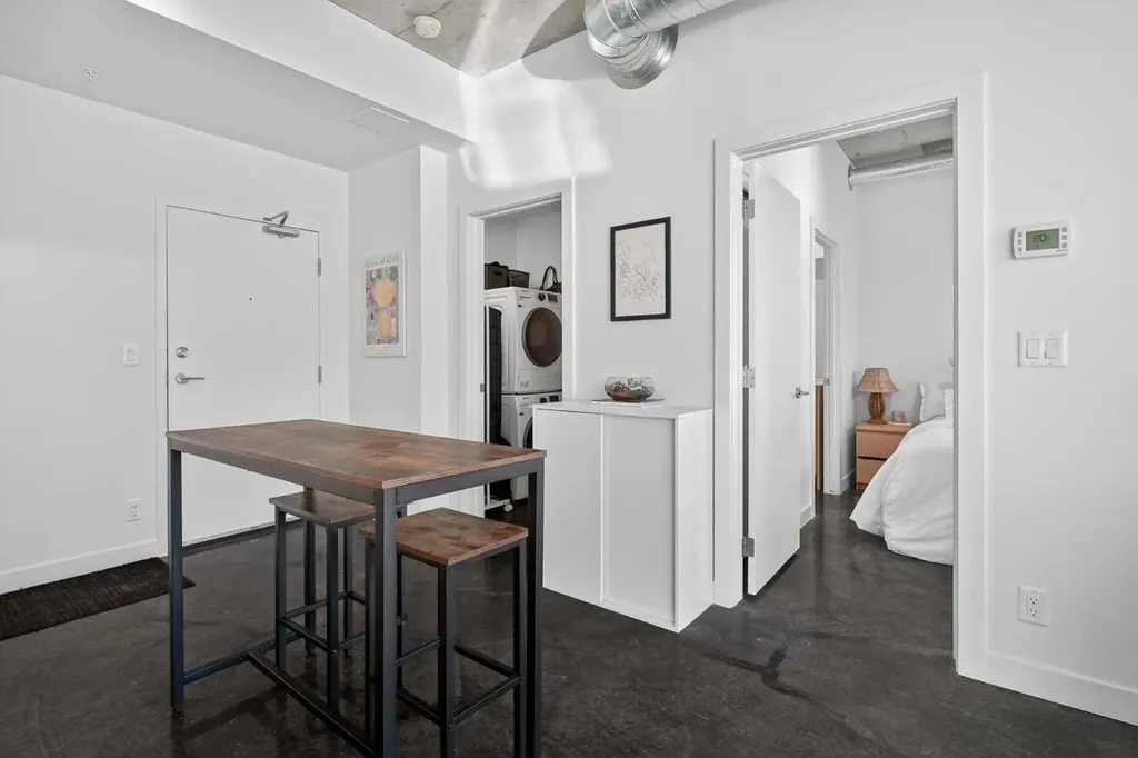 1319 14 Avenue SW Calgary AB T3C 0W3