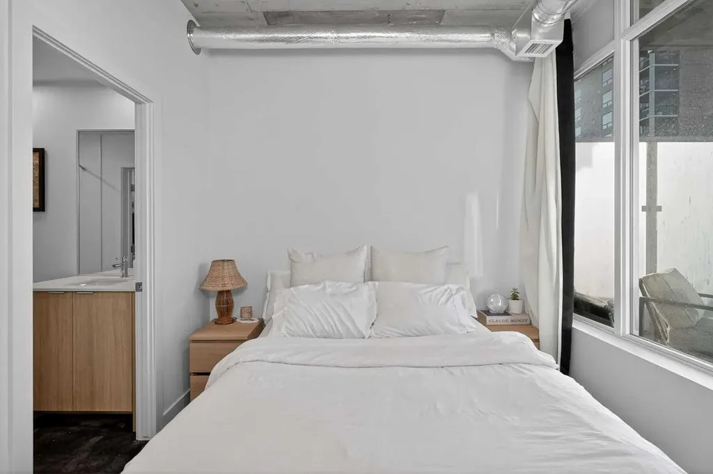 1319 14 Avenue SW Calgary AB T3C 0W3