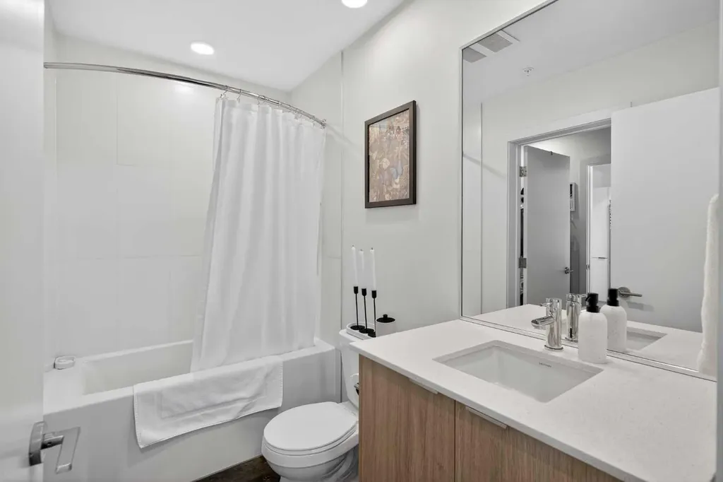 1319 14 Avenue SW Calgary AB T3C 0W3