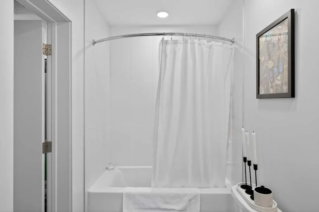 1319 14 Avenue SW Calgary AB T3C 0W3