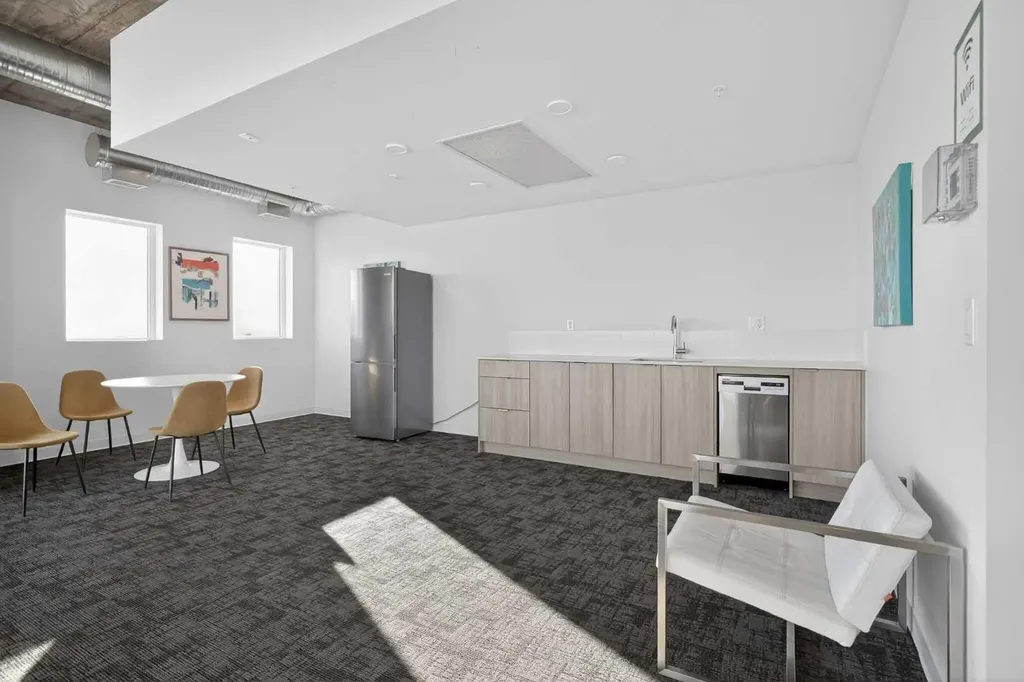 1319 14 Avenue SW Calgary AB T3C 0W3