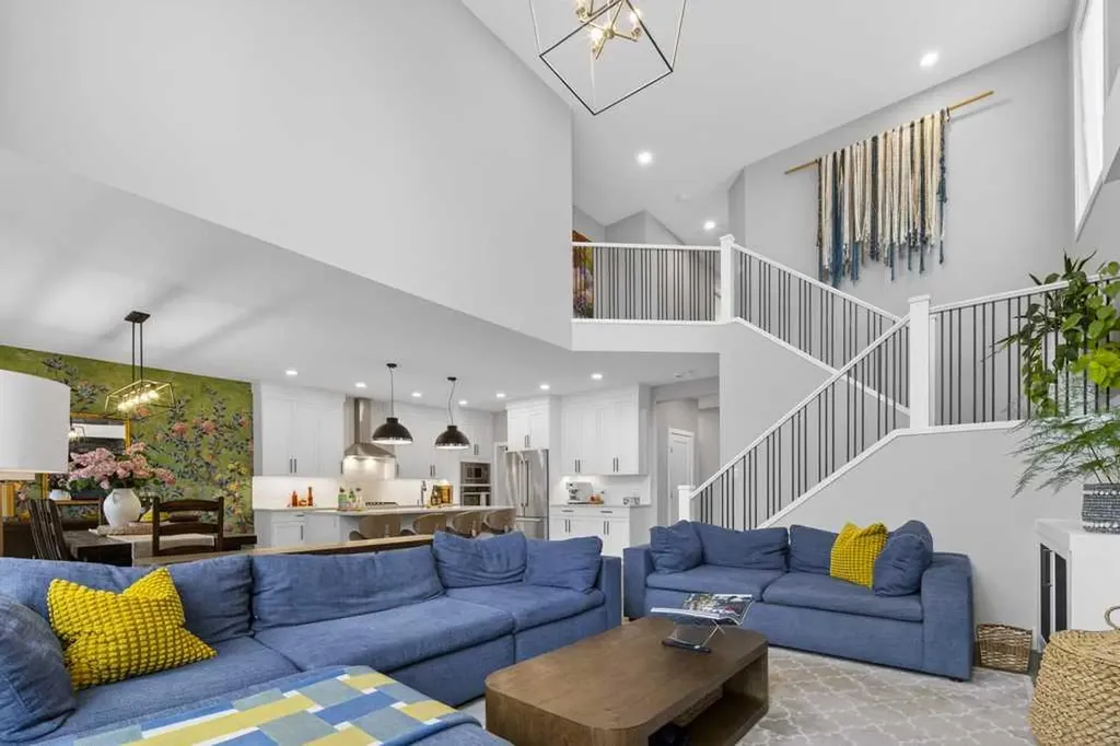 105 Westpoint Way SW Calgary AB T3H 2A5