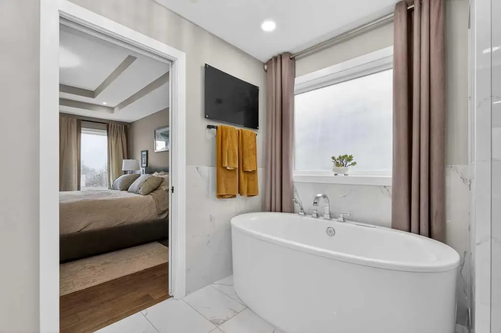 105 Westpoint Way SW Calgary AB T3H 2A5