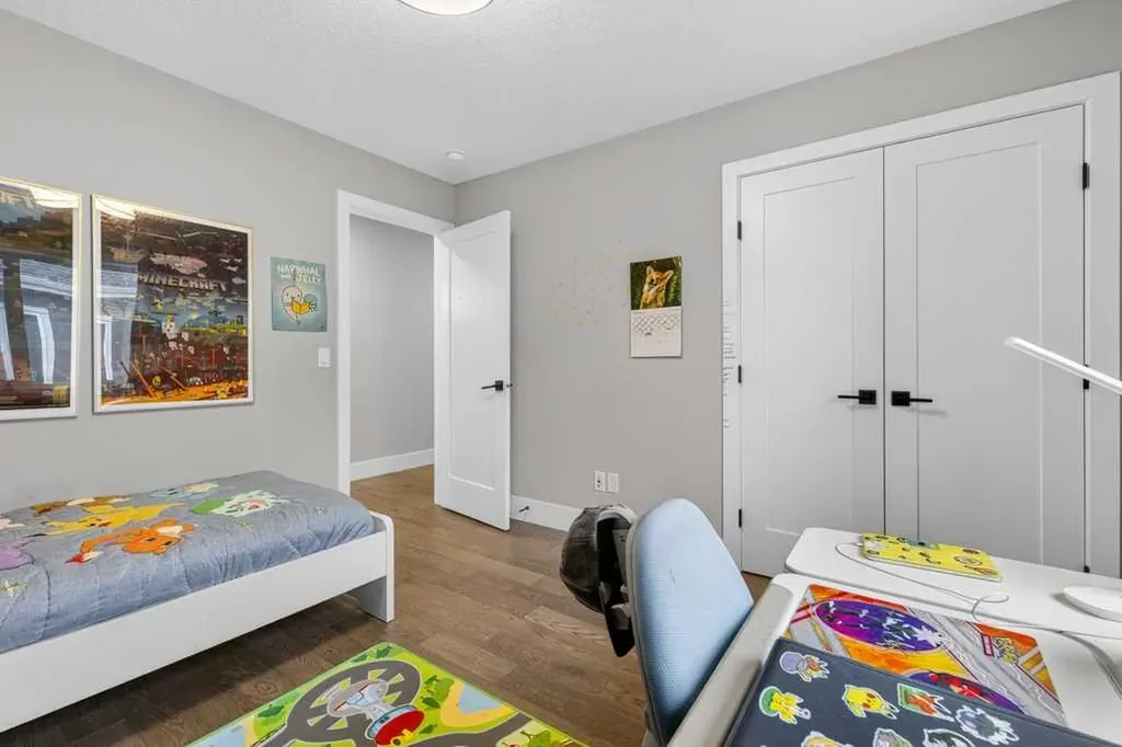 105 Westpoint Way SW Calgary AB T3H 2A5
