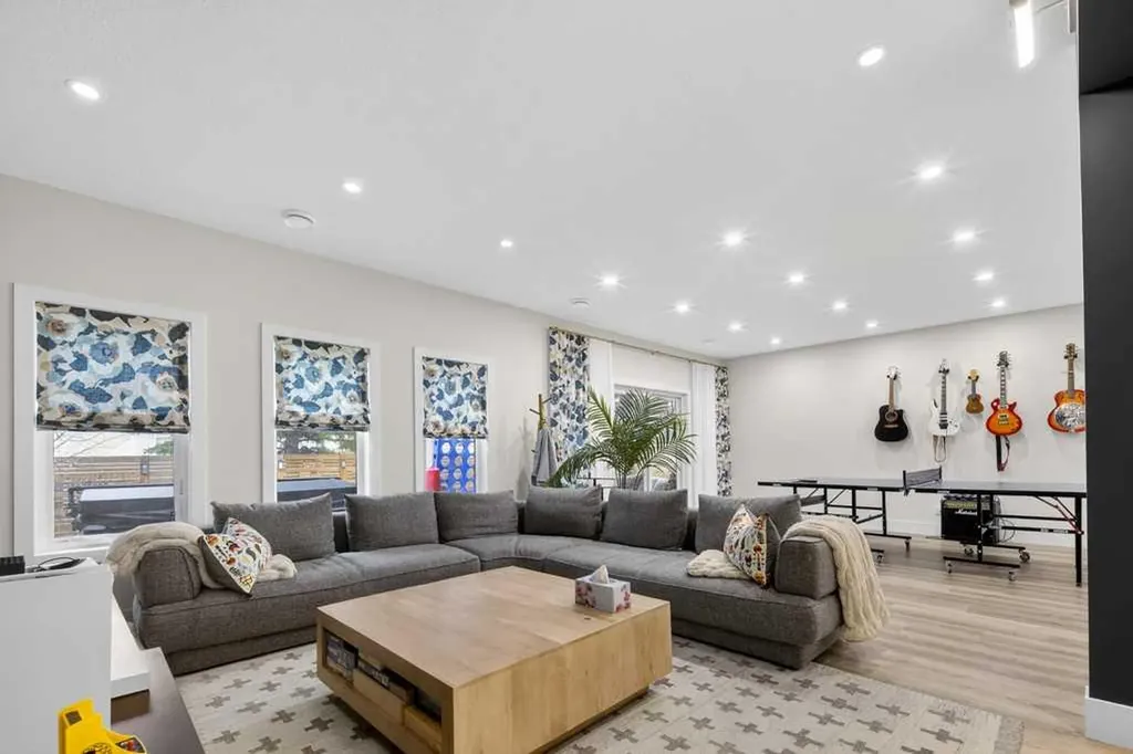 105 Westpoint Way SW Calgary AB T3H 2A5