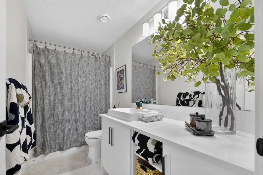 105 Westpoint Way SW Calgary AB T3H 2A5