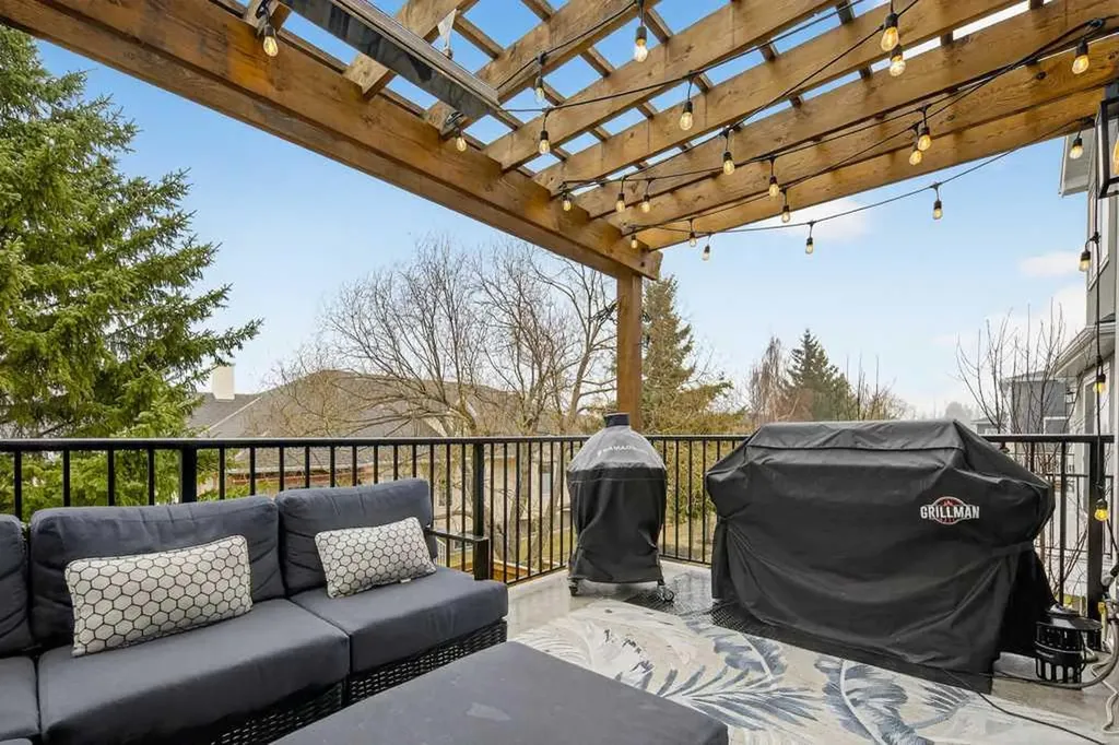 105 Westpoint Way SW Calgary AB T3H 2A5