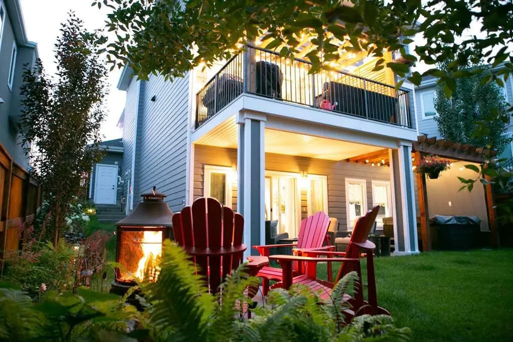 105 Westpoint Way SW Calgary AB T3H 2A5
