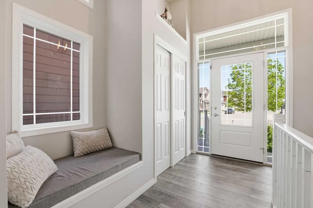 25 Yorkville Green SW Calgary AB T2X4J8