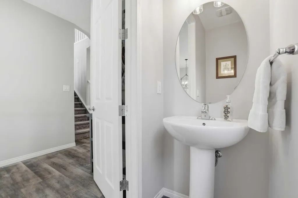 25 Yorkville Green SW Calgary AB T2X4J8
