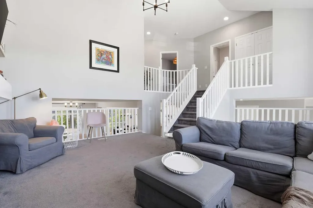 25 Yorkville Green SW Calgary AB T2X4J8