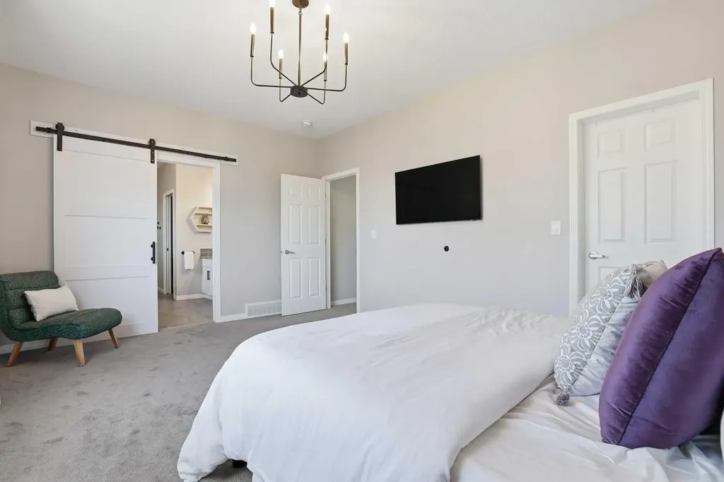 25 Yorkville Green SW Calgary AB T2X4J8